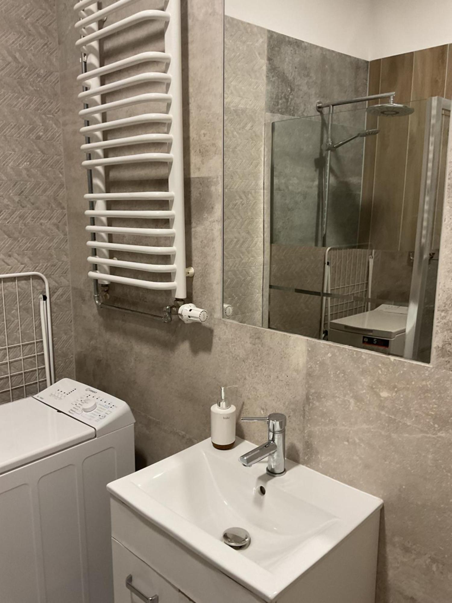 Omorika Na Zamkowej Apartamento Cracóvia Exterior foto