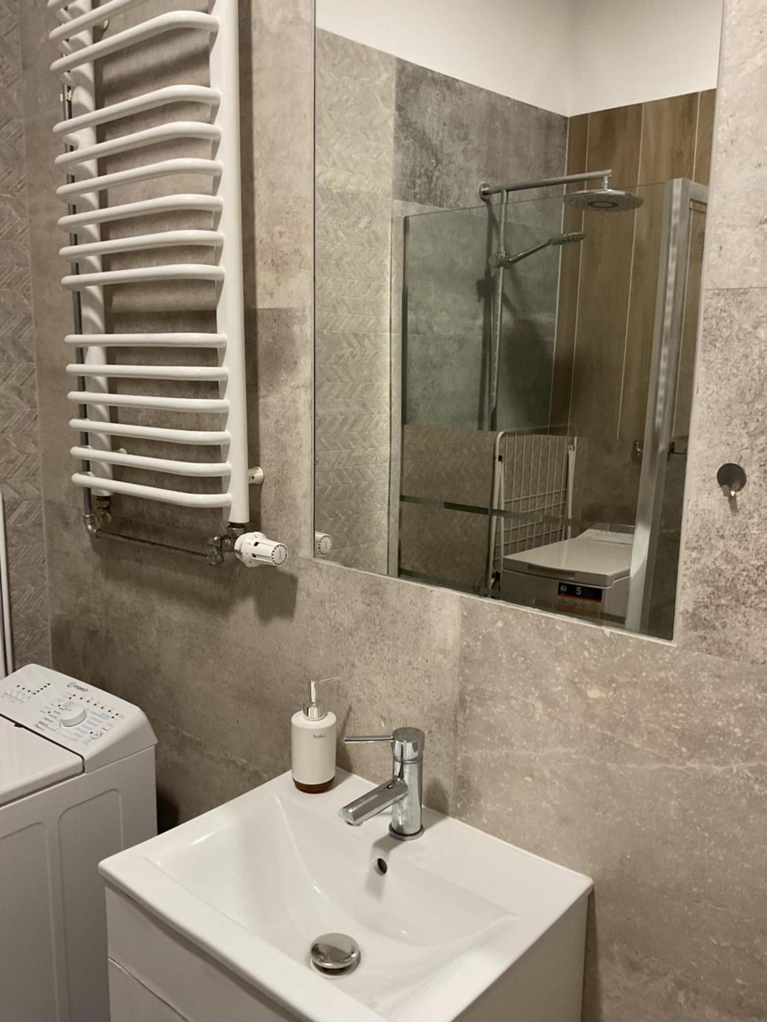 Omorika Na Zamkowej Apartamento Cracóvia Exterior foto