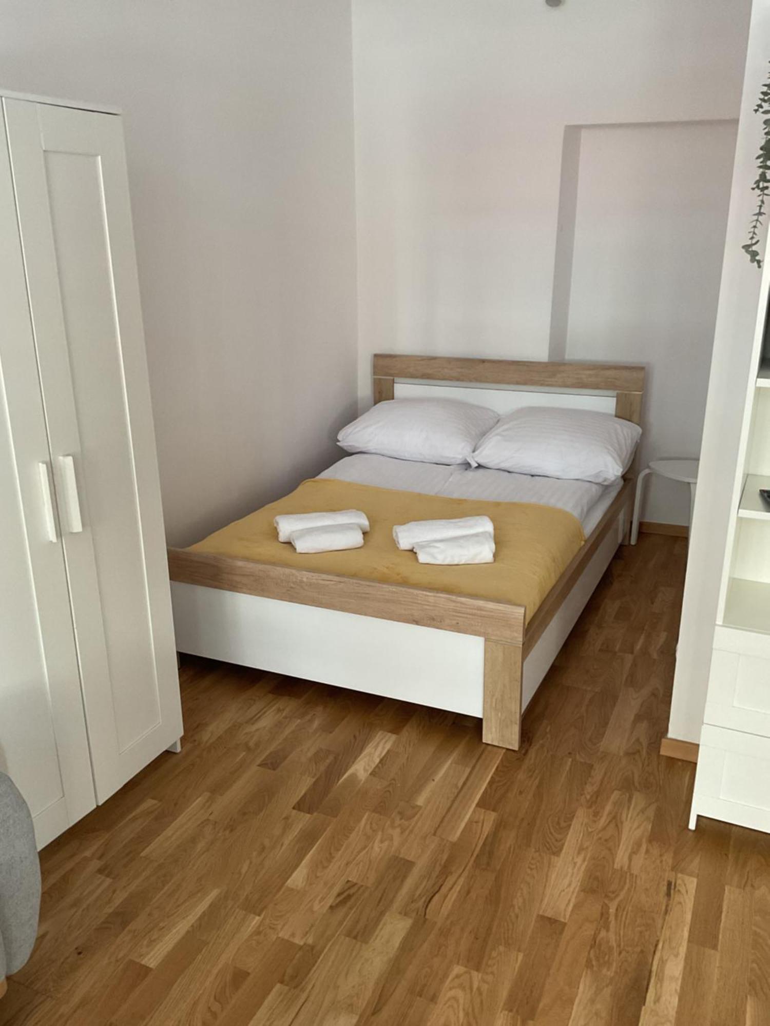 Omorika Na Zamkowej Apartamento Cracóvia Exterior foto
